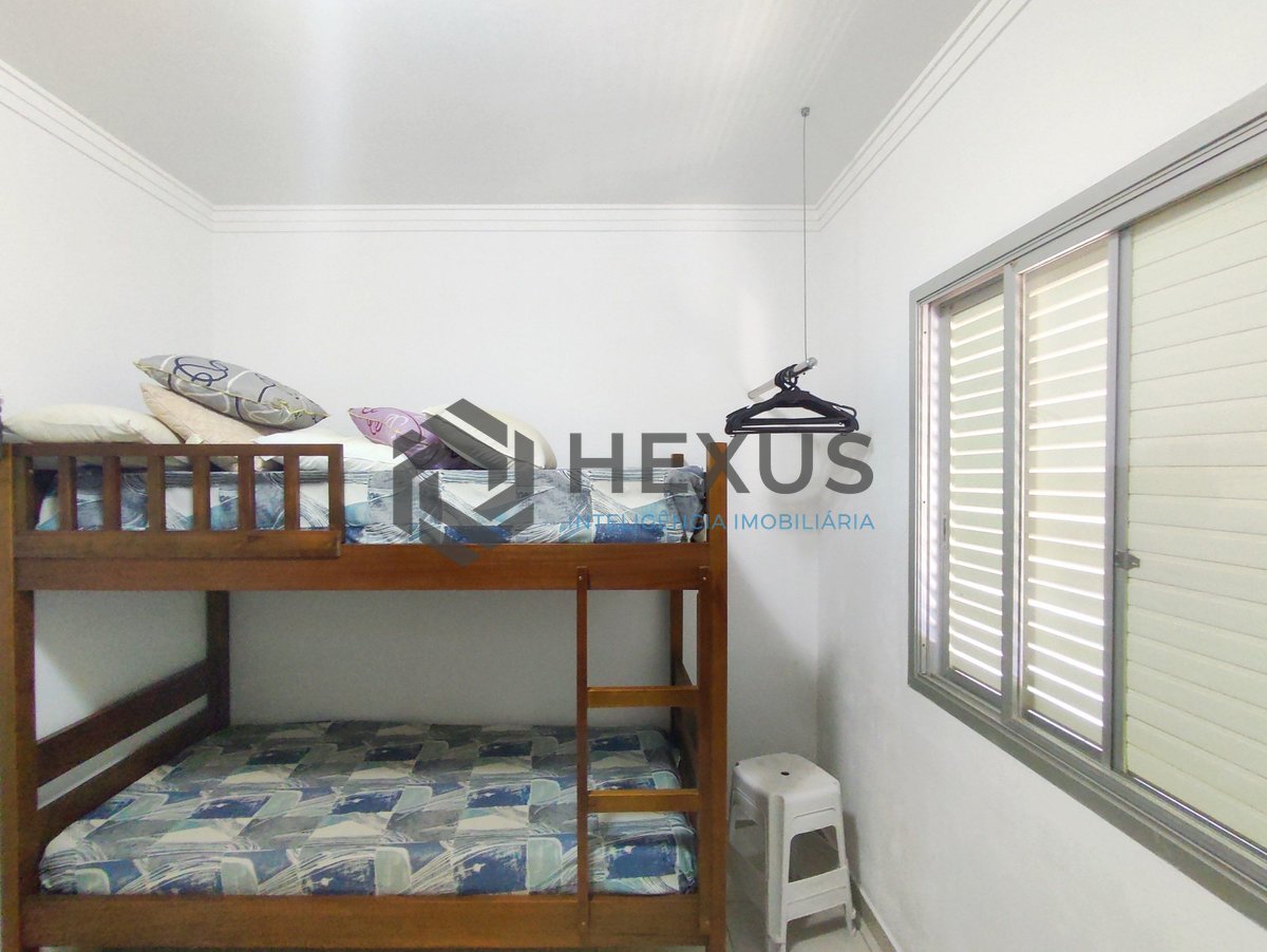 Foto 12 de Apartamento reformado com varanda e vista mar a uma quadra da Praia das Asturias, Guaruja