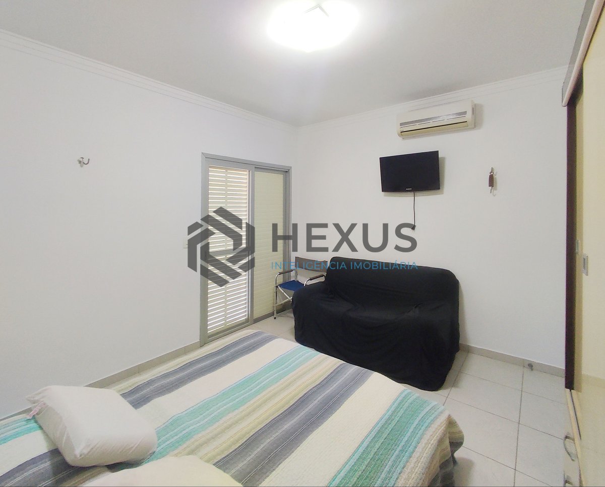 Foto 16 de Apartamento reformado com varanda e vista mar a uma quadra da Praia das Asturias, Guaruja