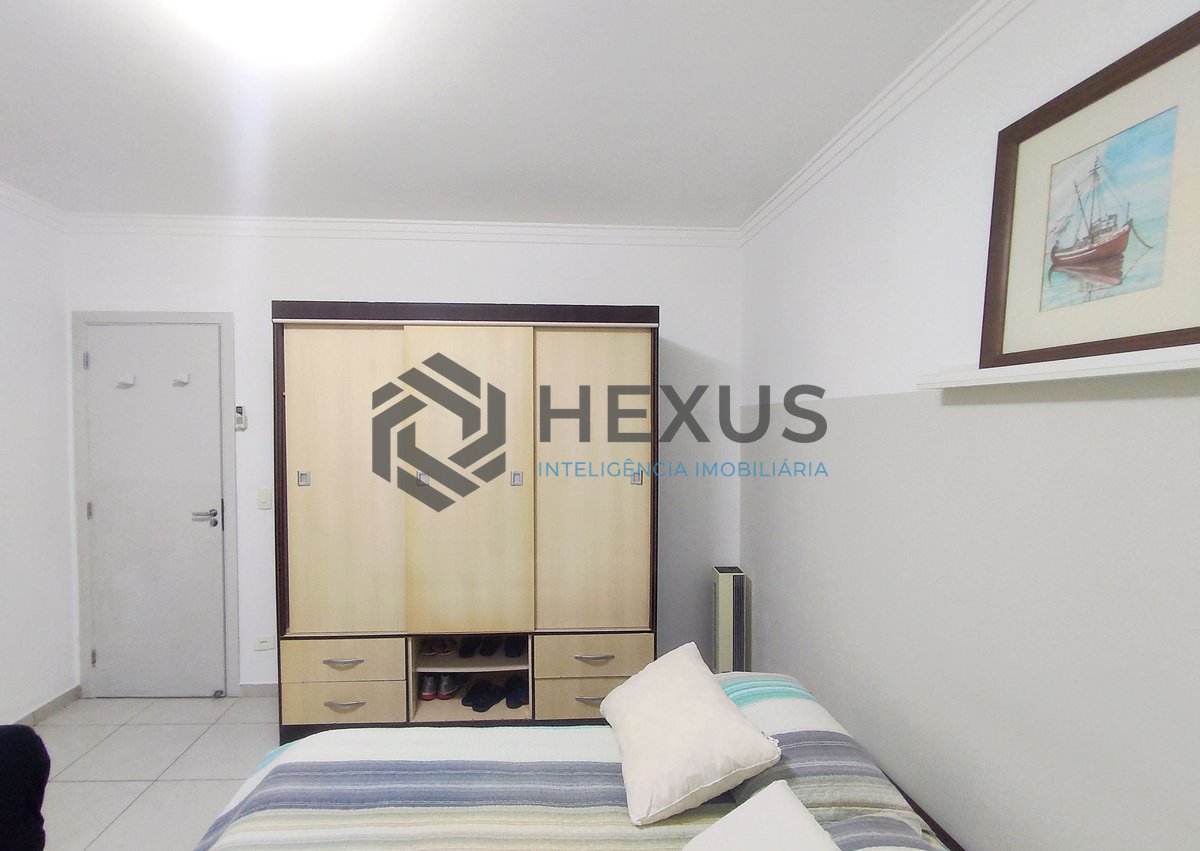 Foto 17 de Apartamento reformado com varanda e vista mar a uma quadra da Praia das Asturias, Guaruja