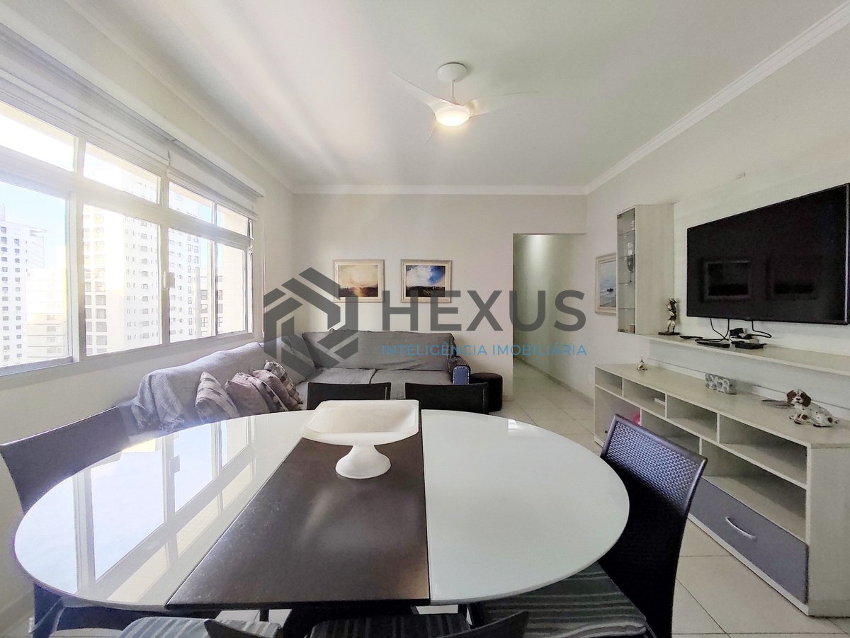 Foto 6 de Apartamento reformado com varanda e vista mar a uma quadra da Praia das Asturias, Guaruja