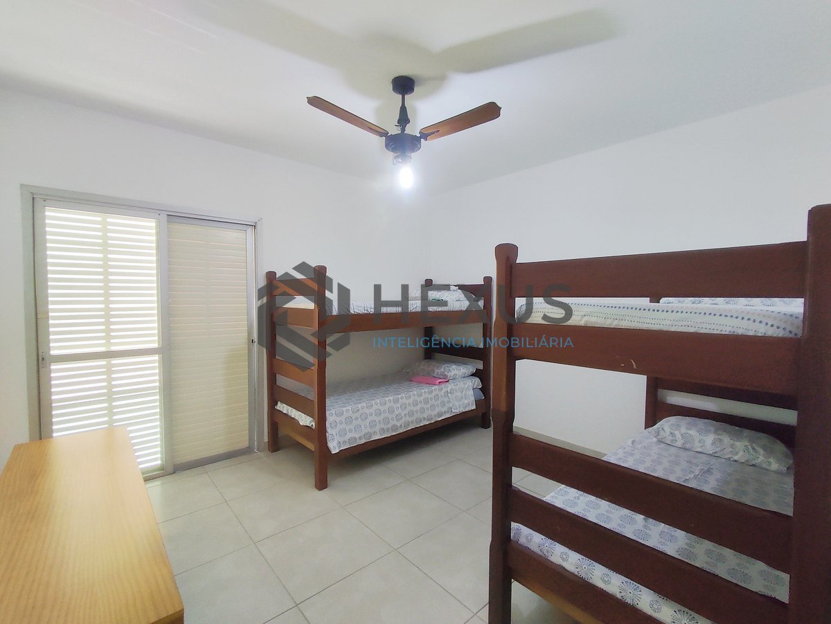 Foto 14 de Apartamento com varanda a uma quadra da Praia das Asturias, Guaruja