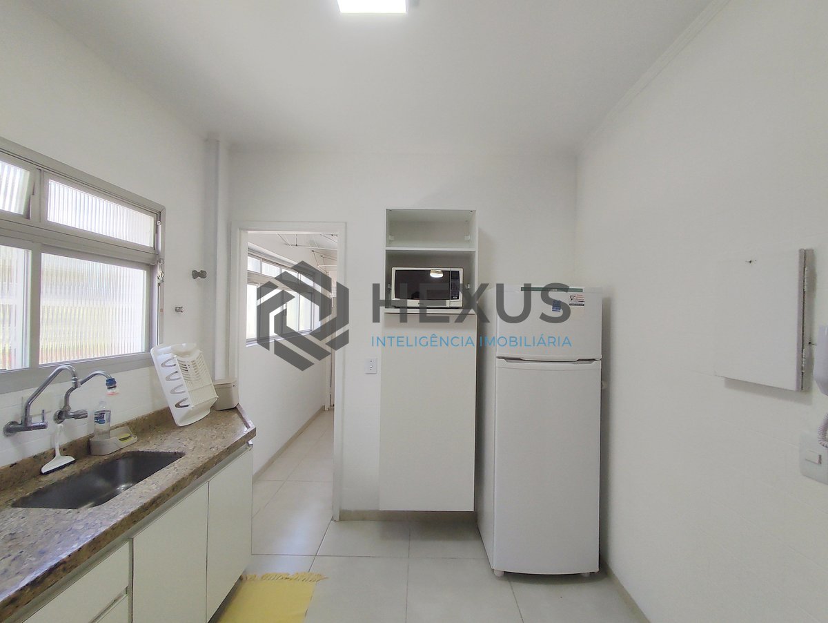 Foto 9 de Apartamento com varanda a uma quadra da Praia das Asturias, Guaruja