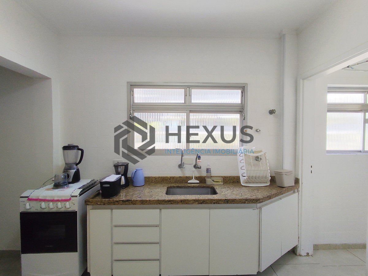Foto 10 de Apartamento com varanda a uma quadra da Praia das Asturias, Guaruja