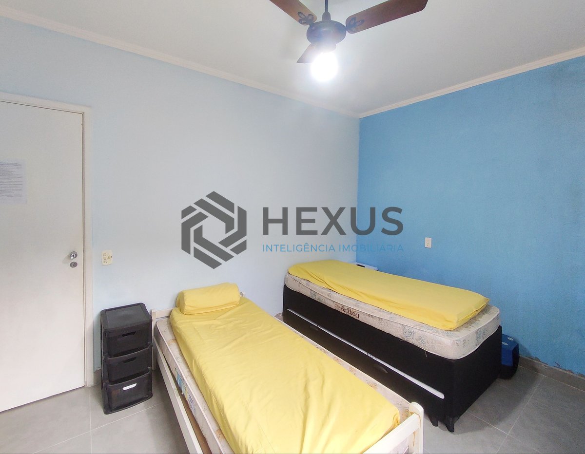 Foto 13 de Apartamento com varanda e lazer na praia da Enseada, Guaruja