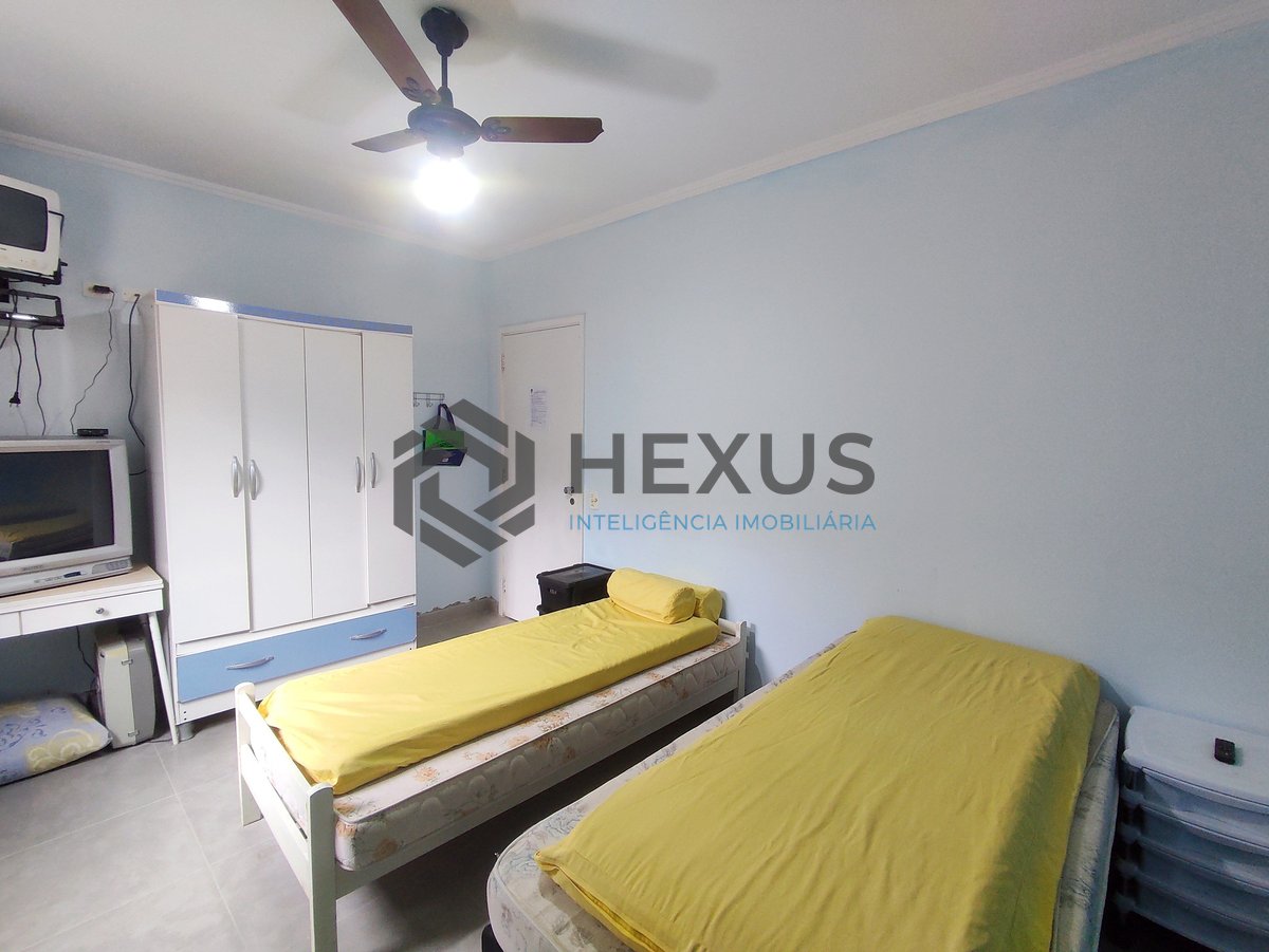 Foto 15 de Apartamento com varanda e lazer na praia da Enseada, Guaruja
