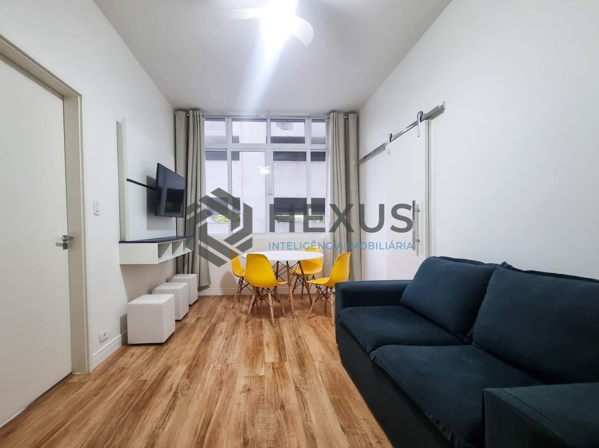 Foto 2 de Apartamento reformado e mobiliado a uma quadra da Praia das Pitangueiras, Guaruja