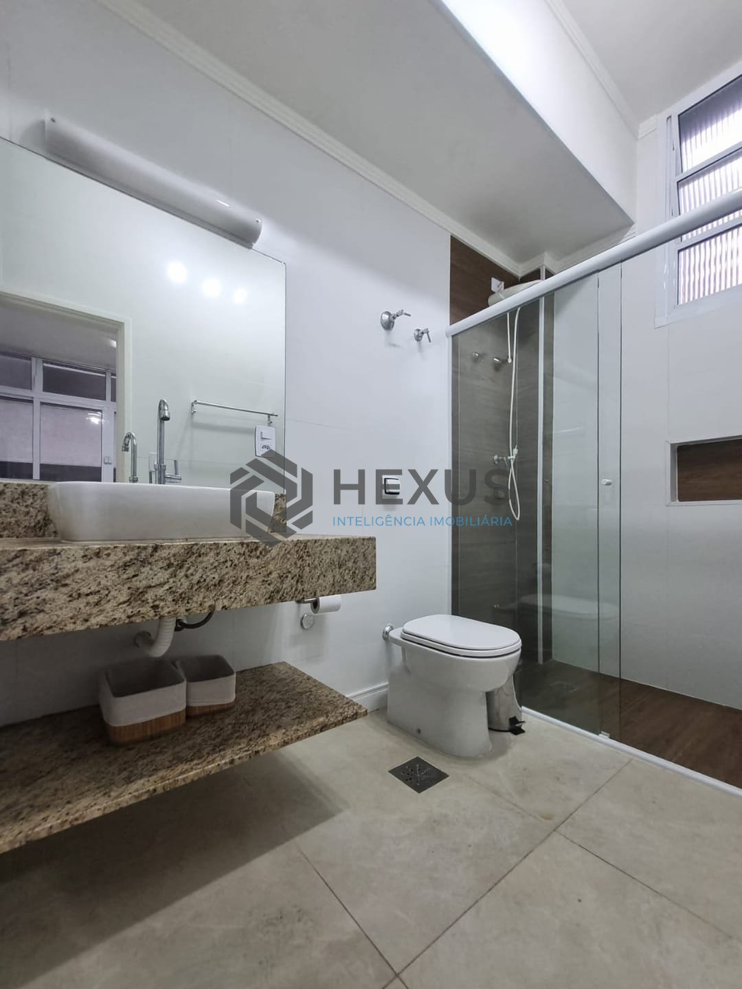 Foto 7 de Apartamento reformado e mobiliado a uma quadra da Praia das Pitangueiras, Guaruja