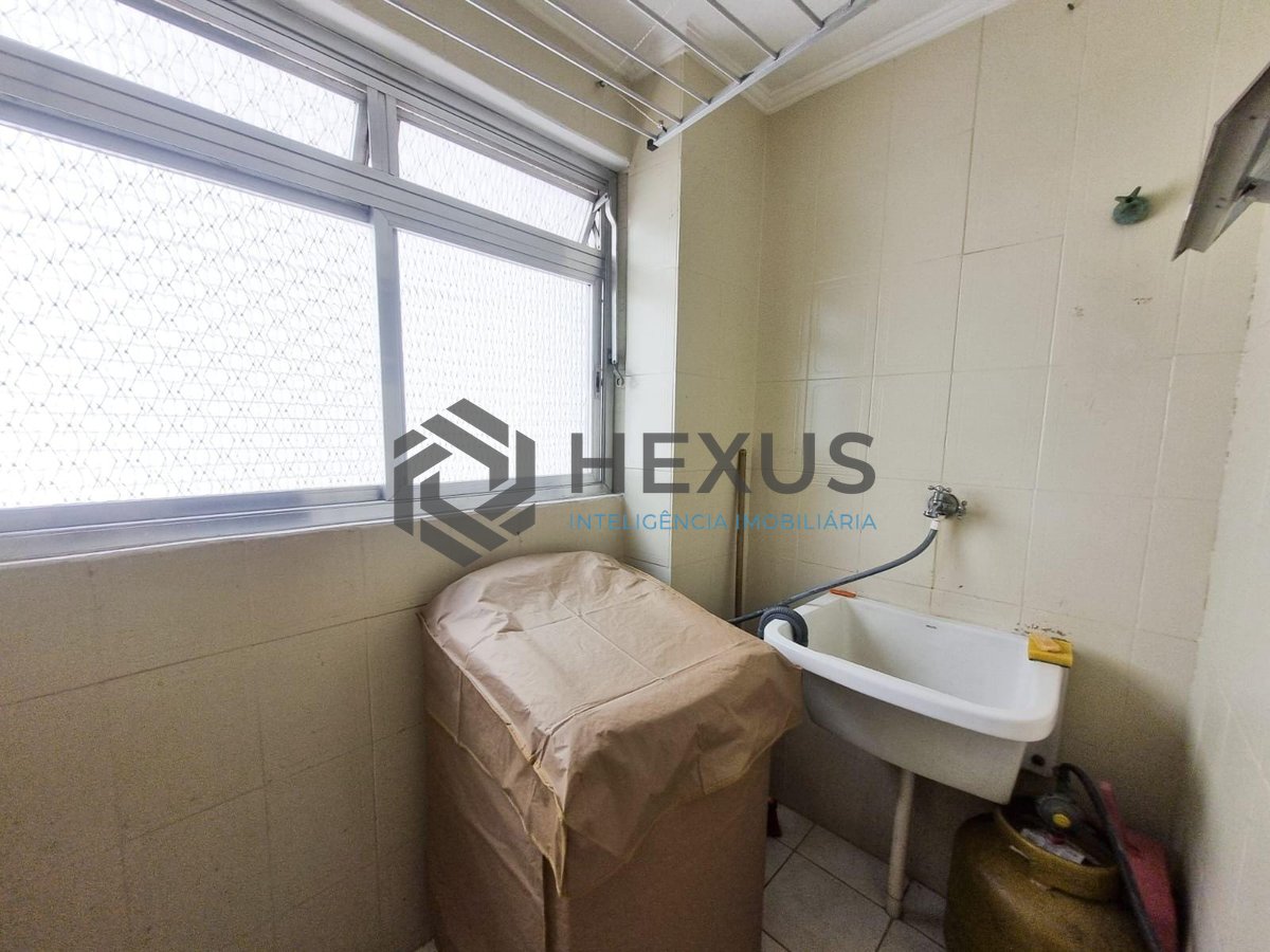 Foto 16 de Apartamento com despesas baixas a duas quadras da Praia das Pitangueiras, Guaruja