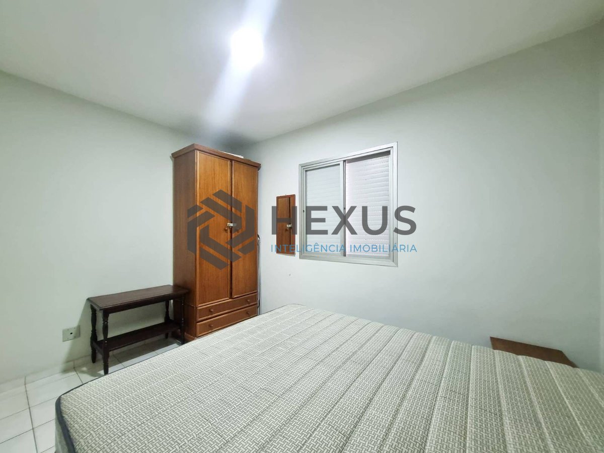 Foto 6 de Apartamento com despesas baixas a duas quadras da Praia das Pitangueiras, Guaruja