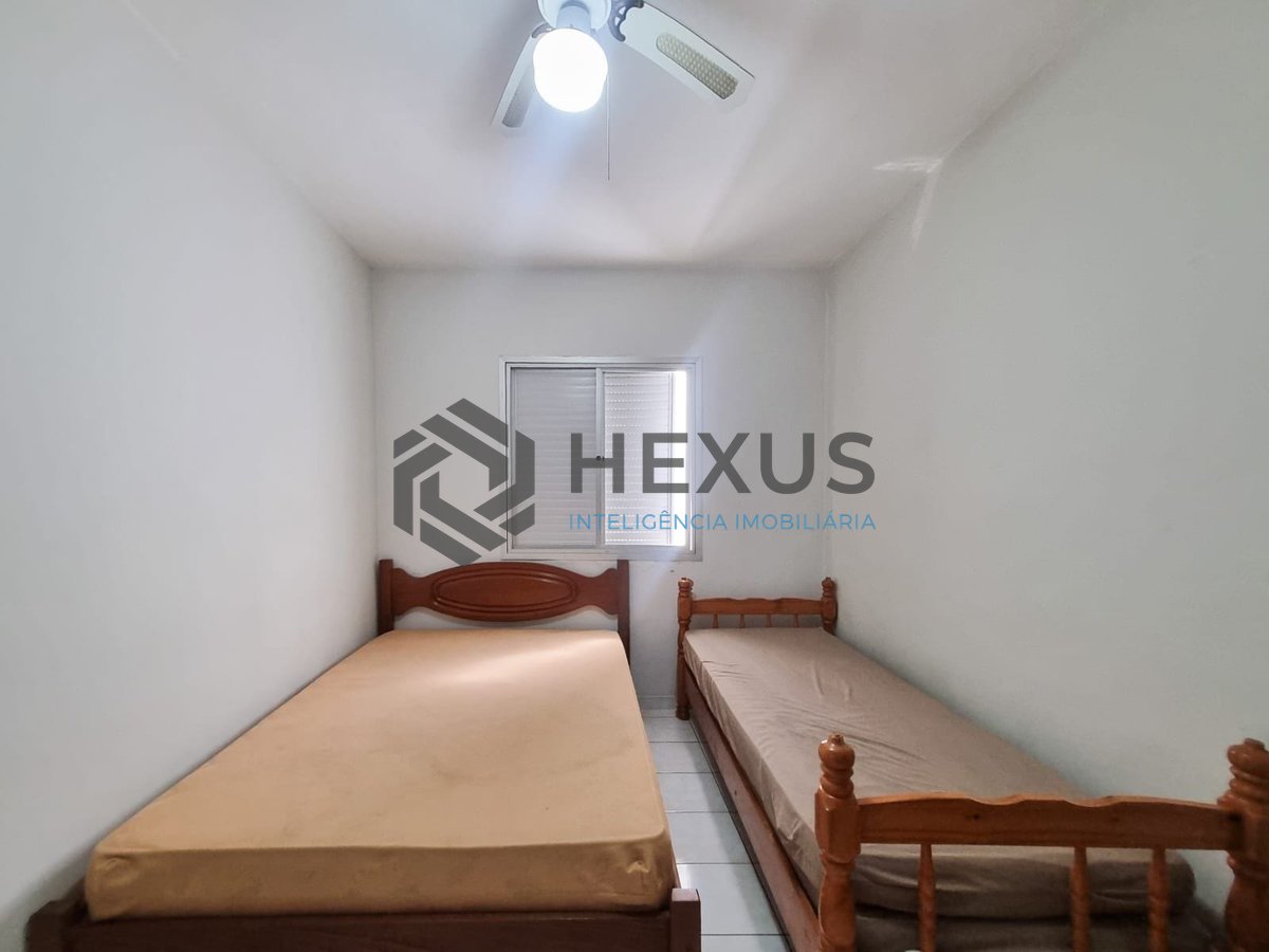 Foto 10 de Apartamento com despesas baixas a duas quadras da Praia das Pitangueiras, Guaruja