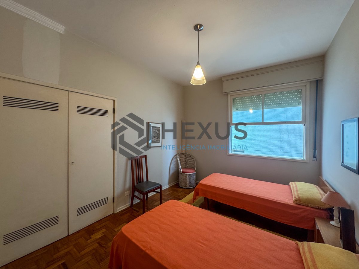 Foto 30 de Apartamento frente mar com varanda e vista mar na Praia das Pitangueiras, Guaruja