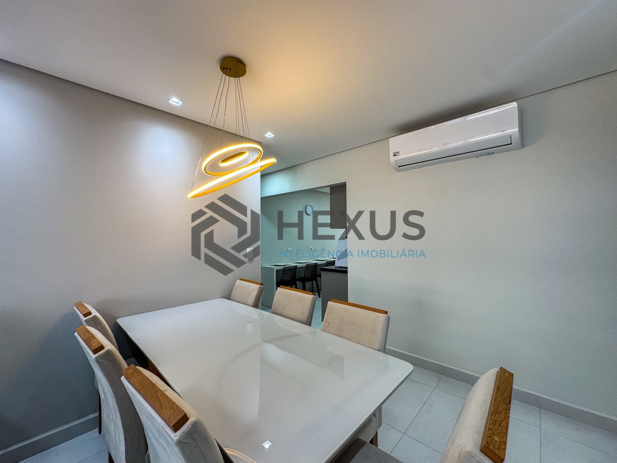 Foto 14 de Apartamento reformado com varanda gourmet na quadra-mar da Praia das Pitangueiras, Guaruja