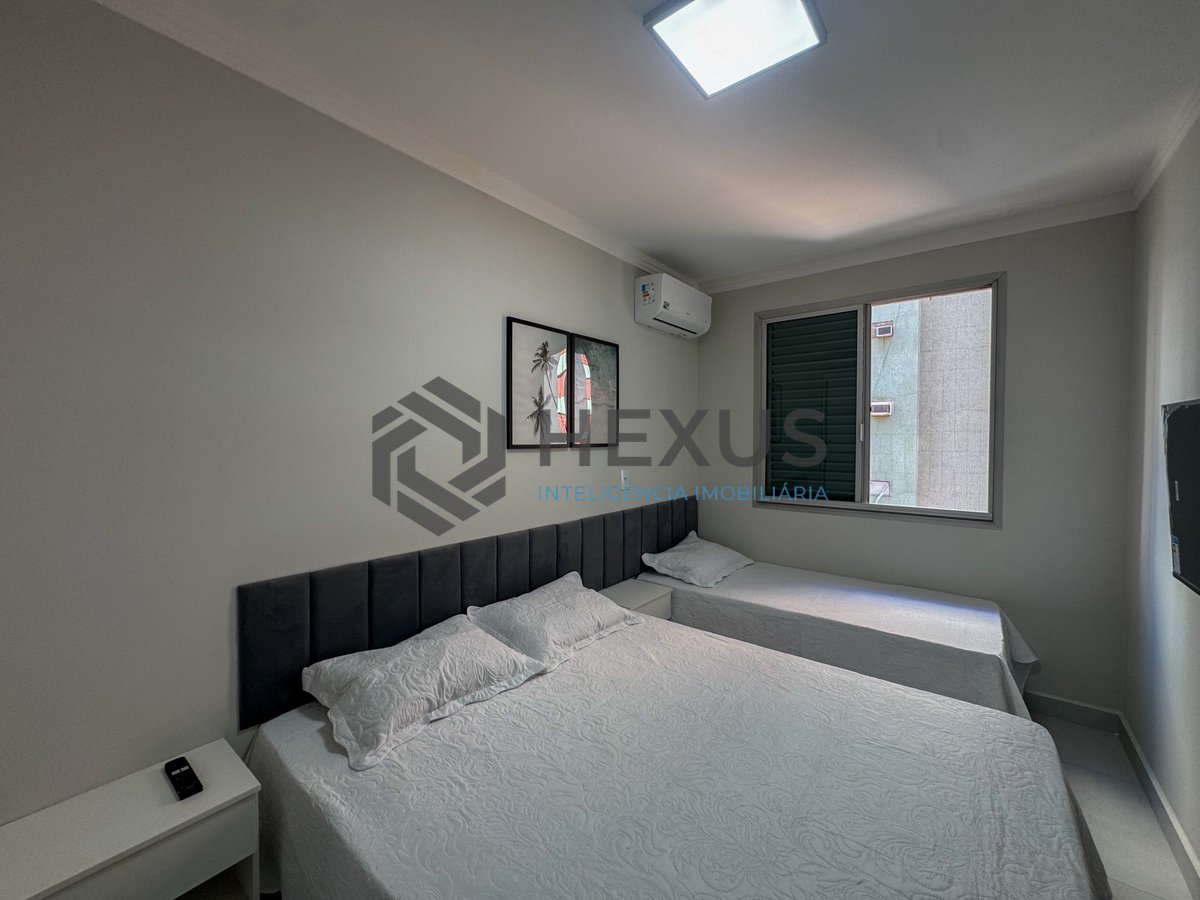 Foto 28 de Apartamento reformado com varanda gourmet na quadra-mar da Praia das Pitangueiras, Guaruja