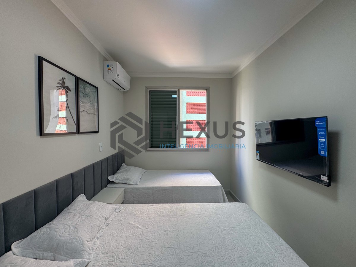 Foto 31 de Apartamento reformado com varanda gourmet na quadra-mar da Praia das Pitangueiras, Guaruja