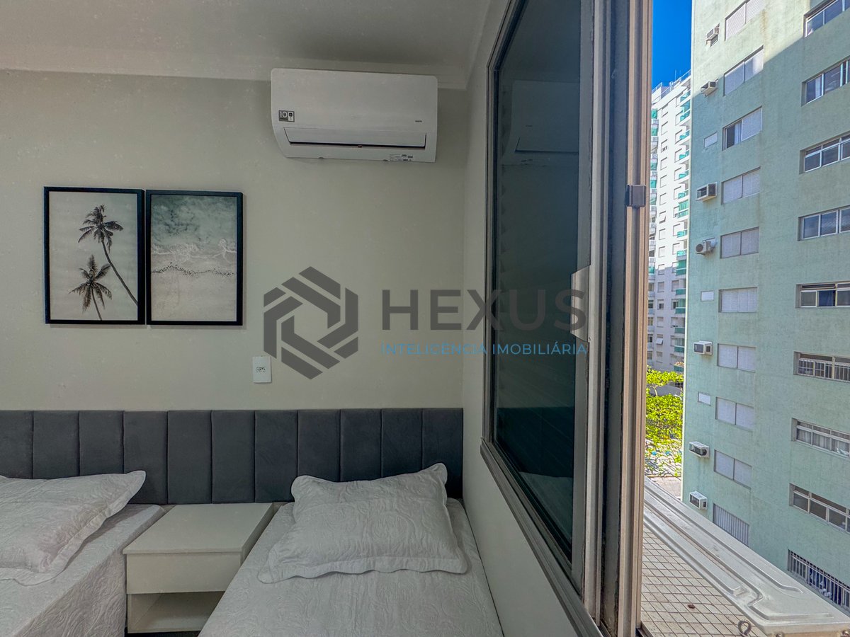 Foto 33 de Apartamento reformado com varanda gourmet na quadra-mar da Praia das Pitangueiras, Guaruja