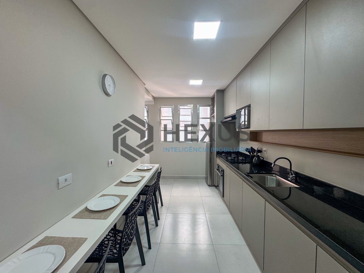 Foto 36 de Apartamento reformado com varanda gourmet na quadra-mar da Praia das Pitangueiras, Guaruja