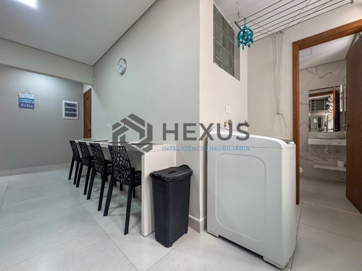 Foto 37 de Apartamento reformado com varanda gourmet na quadra-mar da Praia das Pitangueiras, Guaruja