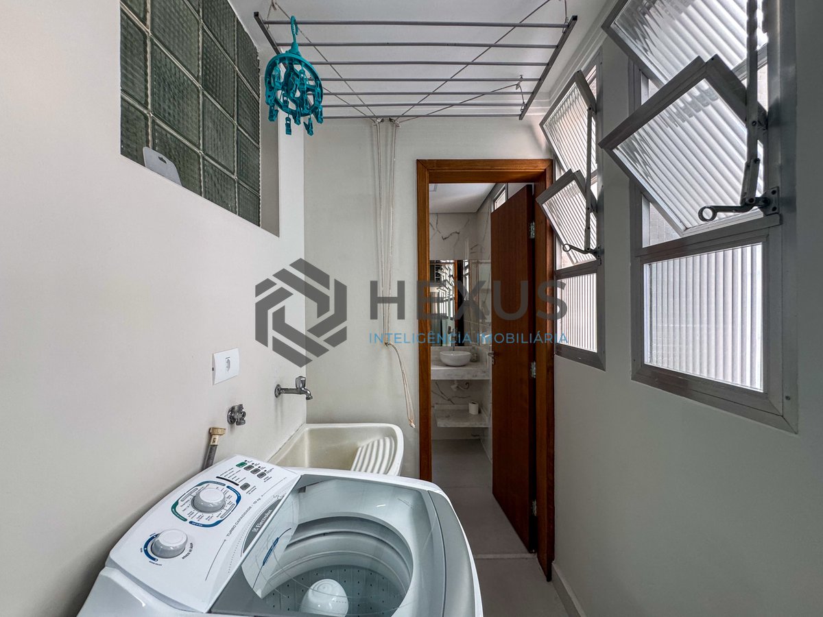 Foto 38 de Apartamento reformado com varanda gourmet na quadra-mar da Praia das Pitangueiras, Guaruja