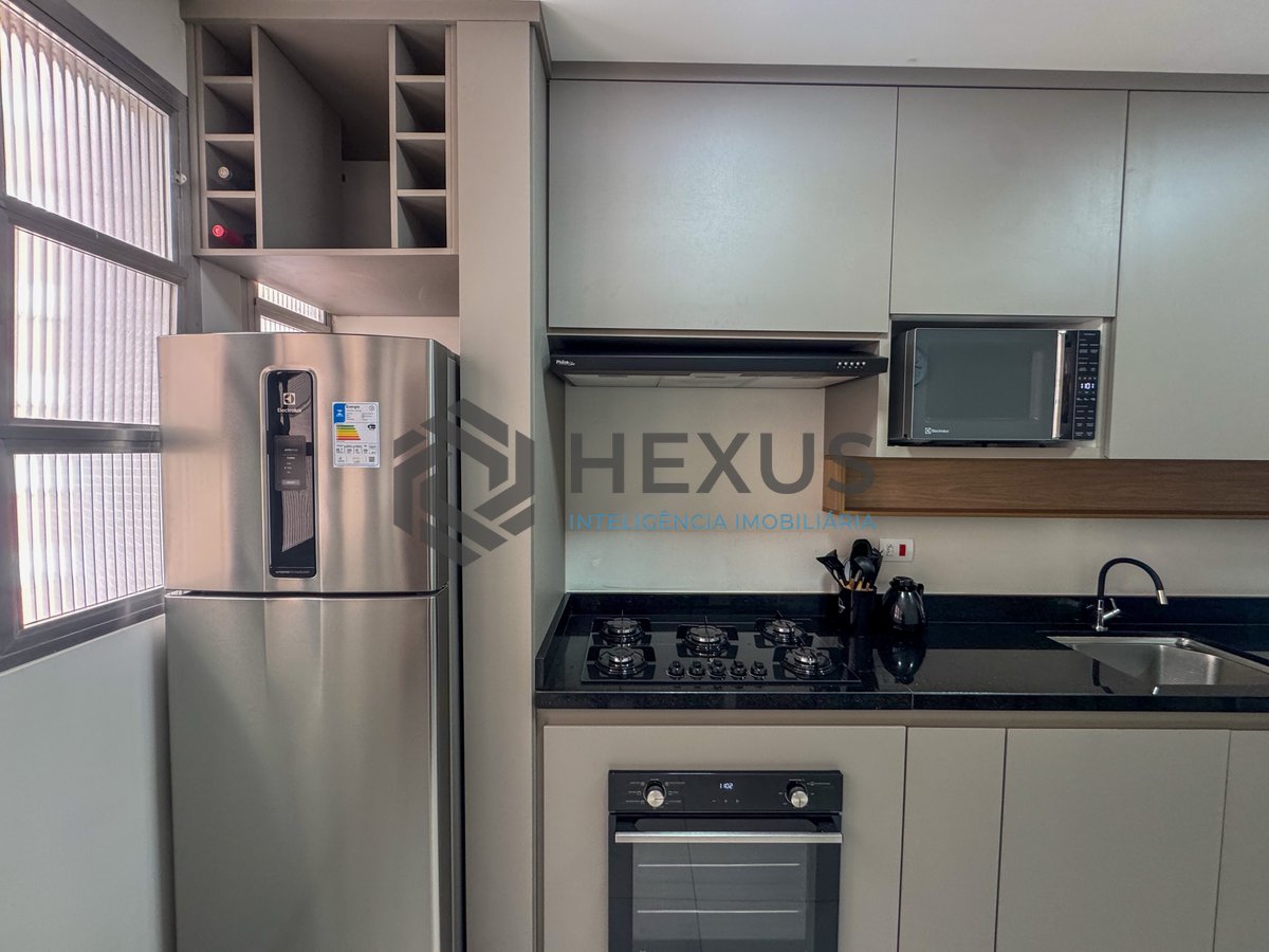 Foto 39 de Apartamento reformado com varanda gourmet na quadra-mar da Praia das Pitangueiras, Guaruja