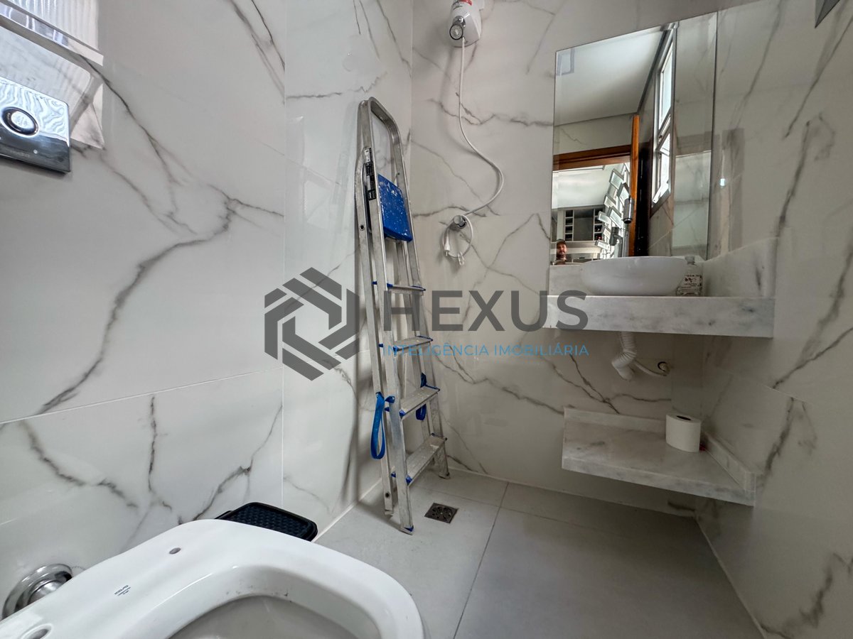 Foto 41 de Apartamento reformado com varanda gourmet na quadra-mar da Praia das Pitangueiras, Guaruja