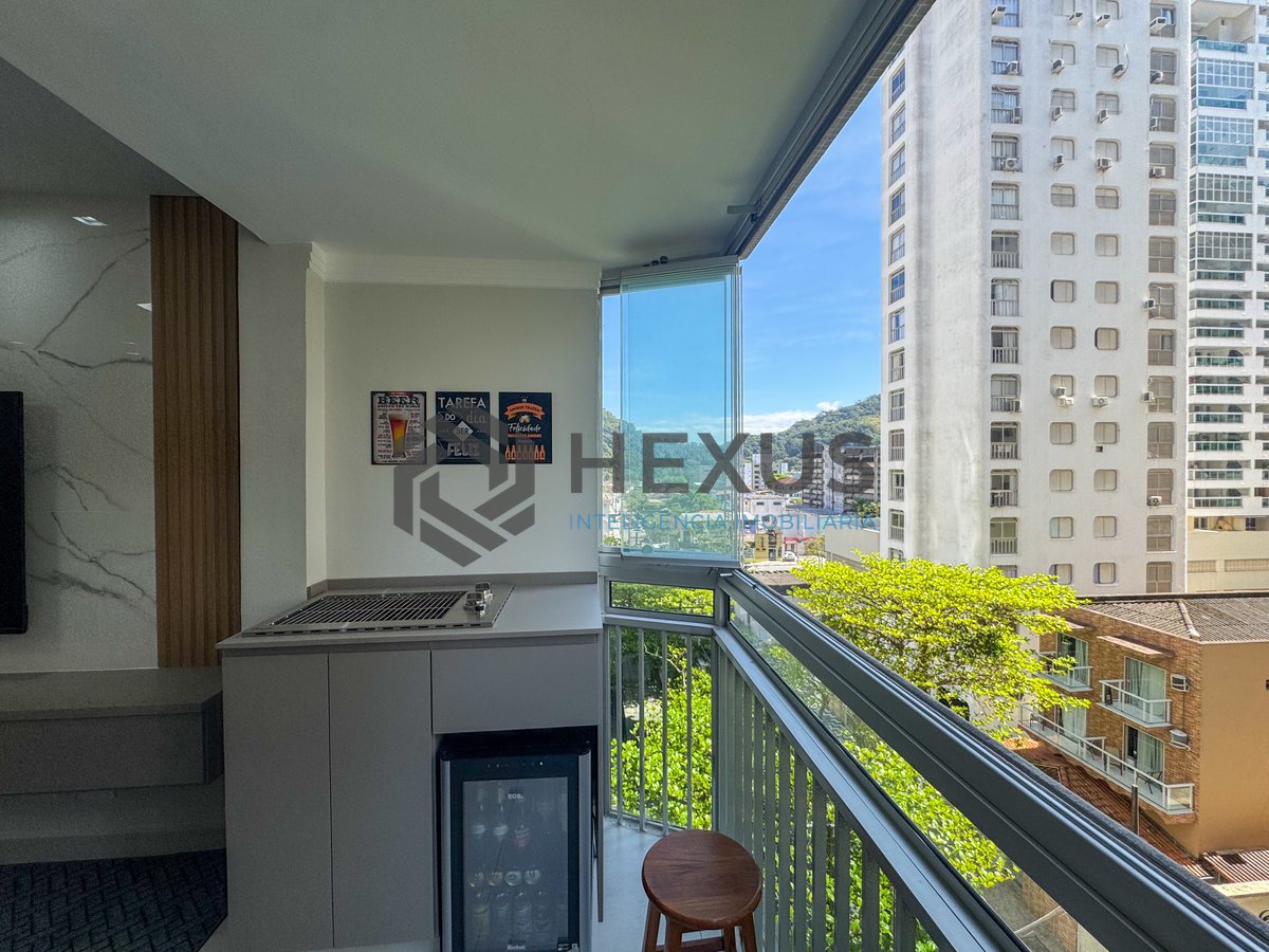 Foto 42 de Apartamento reformado com varanda gourmet na quadra-mar da Praia das Pitangueiras, Guaruja