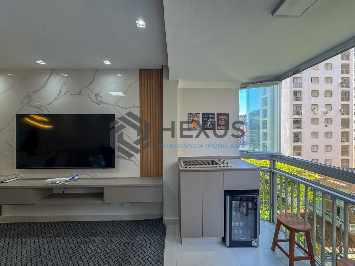 Foto 43 de Apartamento reformado com varanda gourmet na quadra-mar da Praia das Pitangueiras, Guaruja