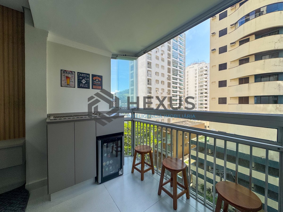 Foto 44 de Apartamento reformado com varanda gourmet na quadra-mar da Praia das Pitangueiras, Guaruja