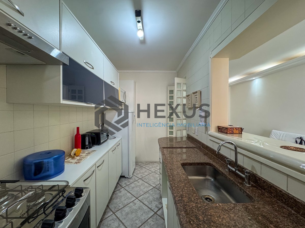 Foto 20 de Apartamento com varanda e lazer a uma quadra da Praia das Pitangueiras, Guaruja