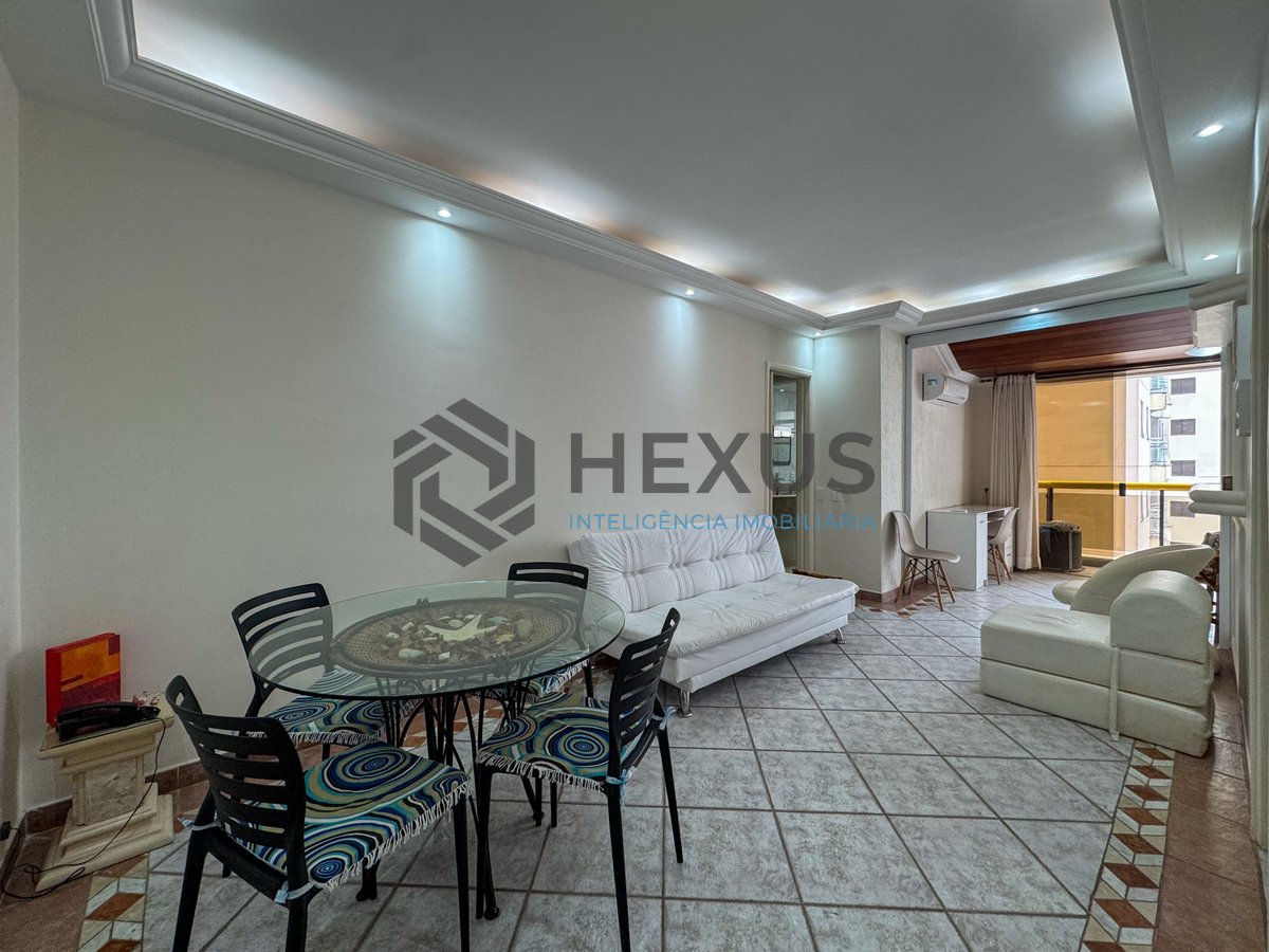 Foto 7 de Apartamento com varanda e lazer a uma quadra da Praia das Pitangueiras, Guaruja