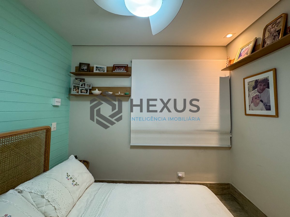 Foto 23 de Apartamento reformado com varanda e lazer a uma quadra da Praia das Pitangueiras, Guaruja
