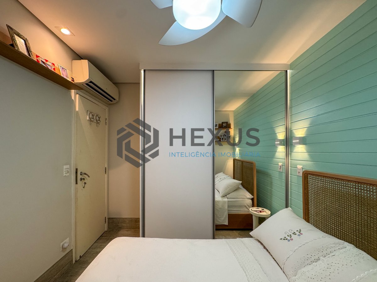 Foto 27 de Apartamento reformado com varanda e lazer a uma quadra da Praia das Pitangueiras, Guaruja