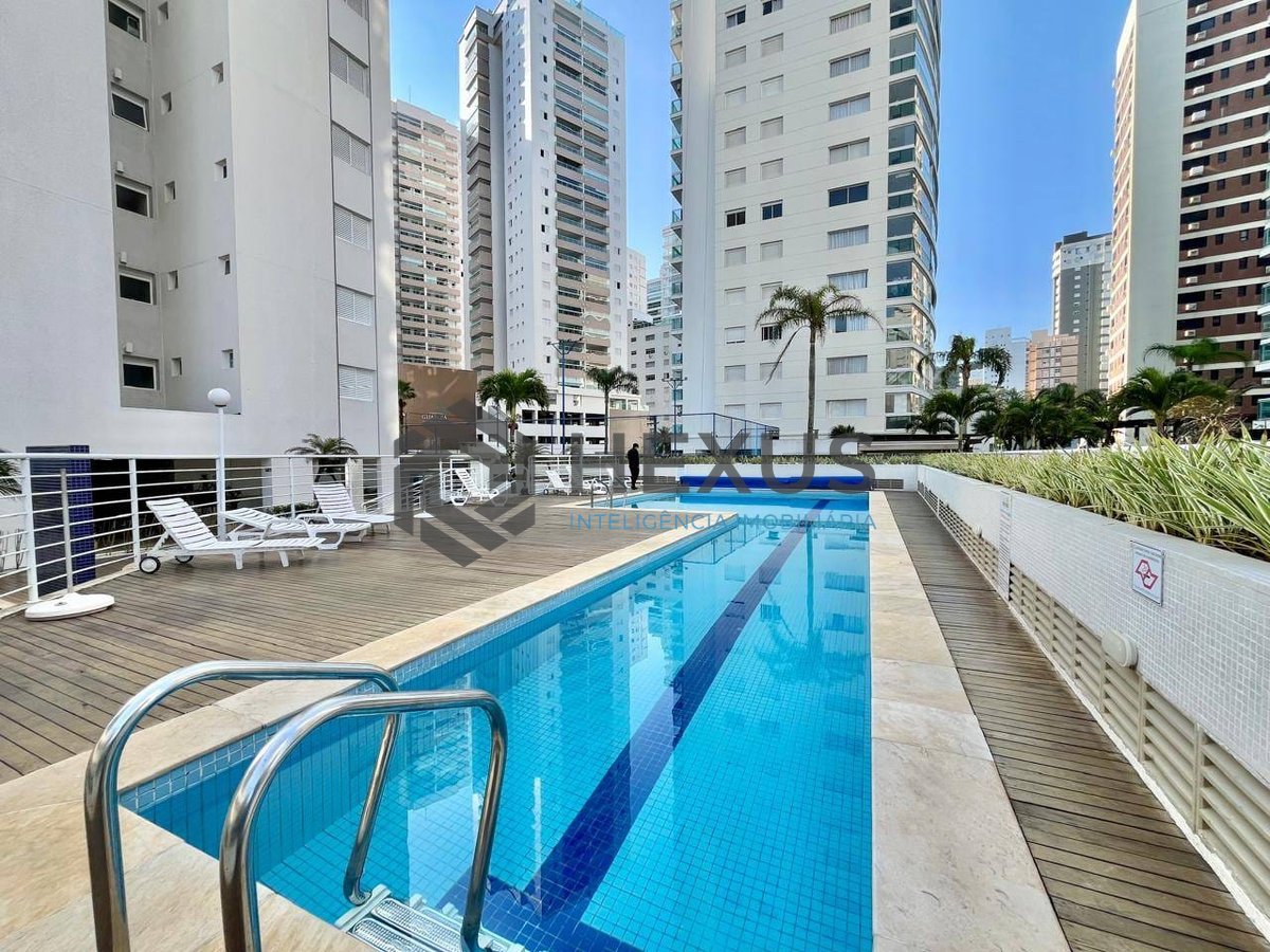 Foto 35 de Apartamento com varanda, vista mar e lazer na quadra mar da Praia das Pitangueiras, Guaruja