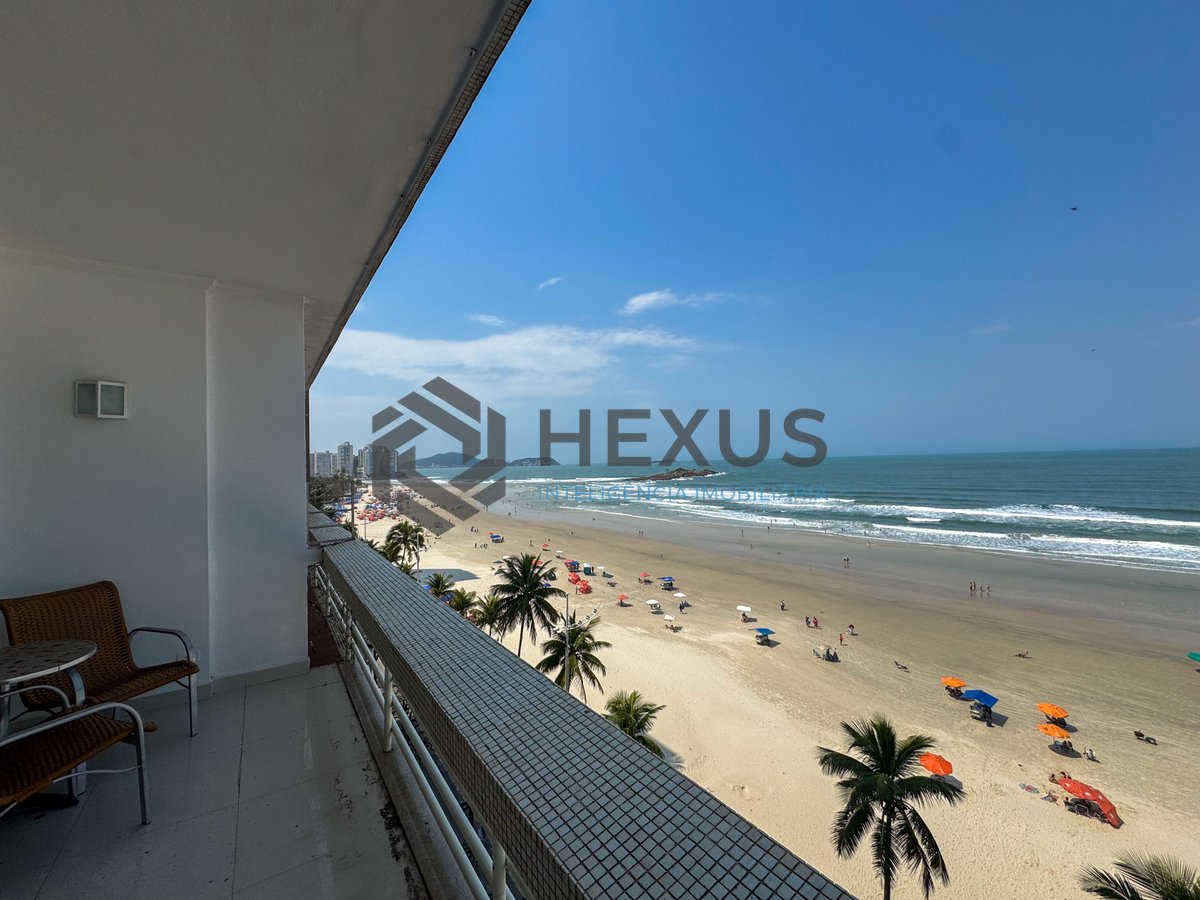 Foto 6 de Apartamento Reformado Frente mar com Varanda na Praia das  Pitangueiras, Guarujá