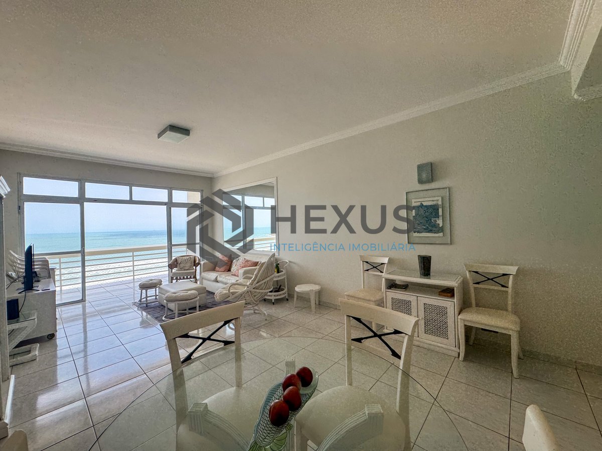 Foto 18 de Apartamento frente mar com varanda na Praia das Pitangueiras, Guarujá