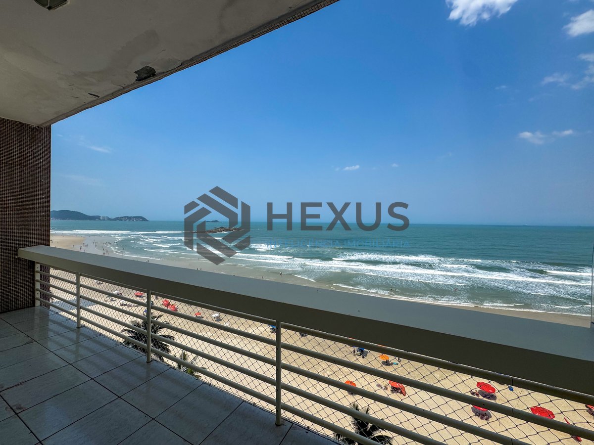 Foto 3 de Apartamento frente mar com varanda na Praia das Pitangueiras, Guarujá