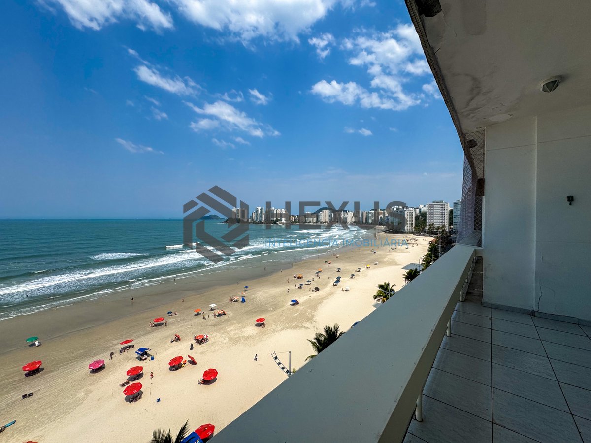 Foto 4 de Apartamento frente mar com varanda na Praia das Pitangueiras, Guarujá