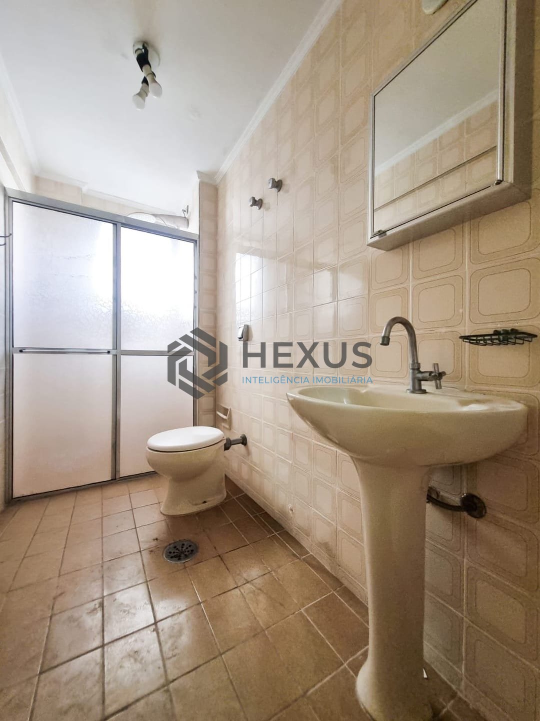 Foto 10 de Apartamento mobiliado e reformado a uma quadra da Praia das Pitangueiras, Guaruja