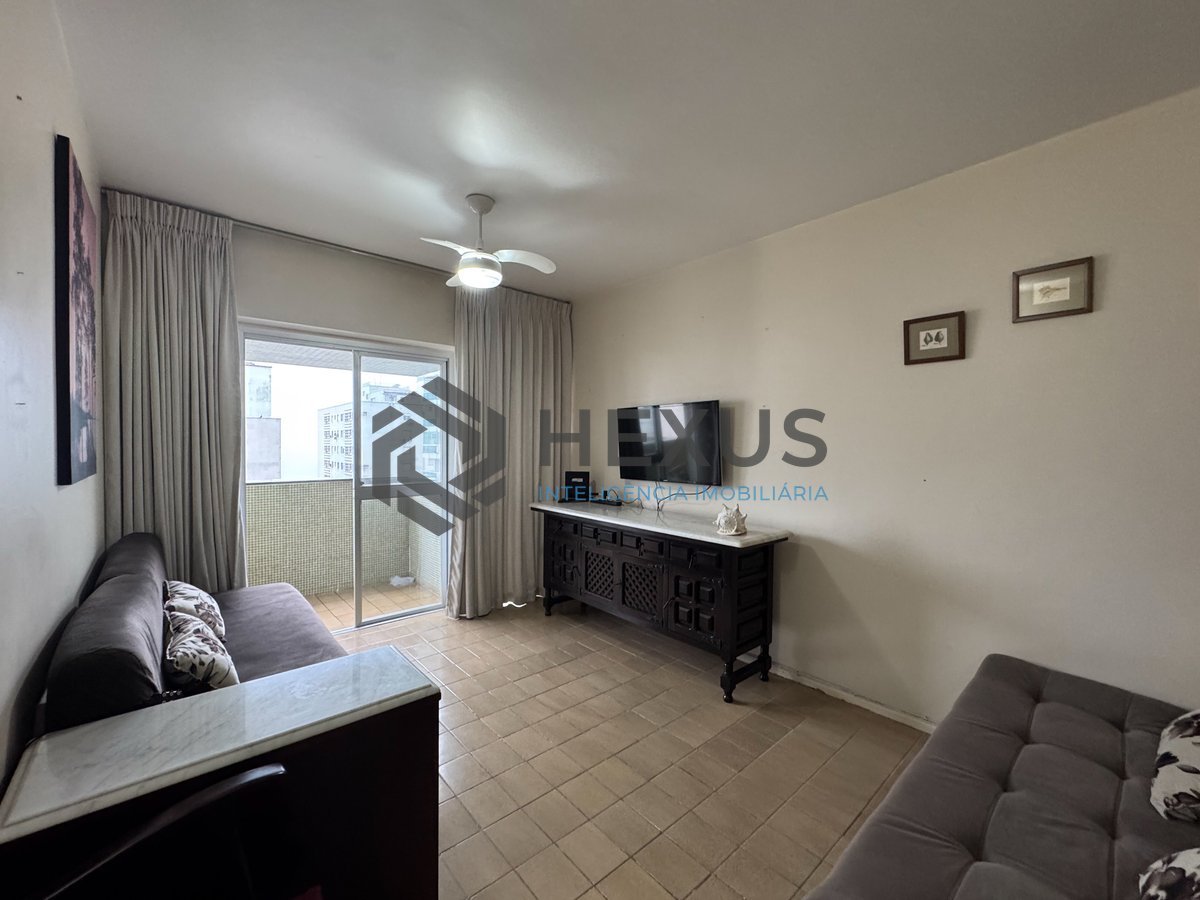 Foto 11 de Apartamento com varanda e vista mar a uma quadra da Praia das Pitangueiras, Guaruja