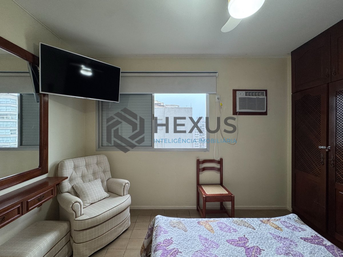 Foto 18 de Apartamento com varanda e vista mar a uma quadra da Praia das Pitangueiras, Guaruja