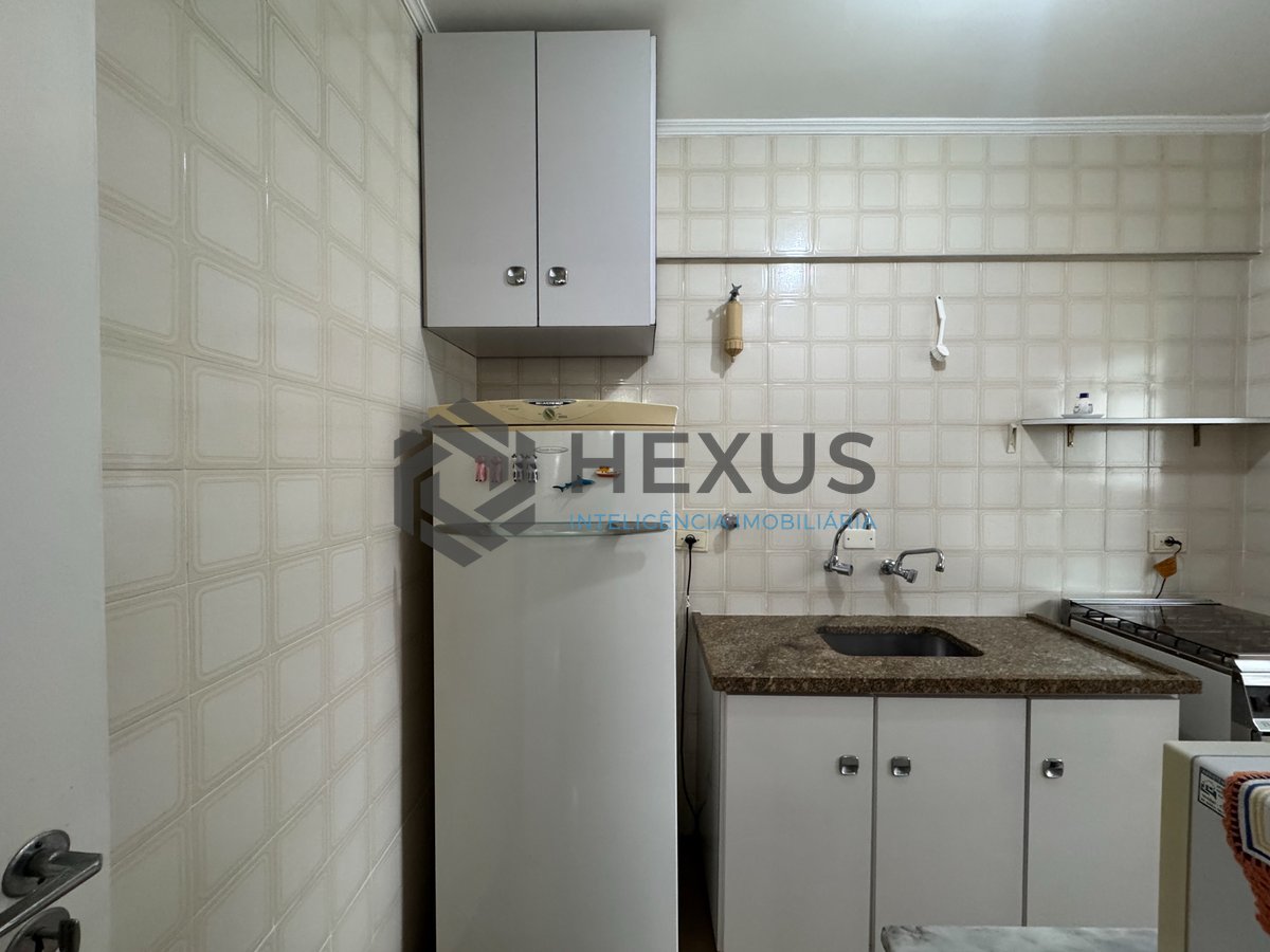 Foto 19 de Apartamento com varanda e vista mar a uma quadra da Praia das Pitangueiras, Guaruja