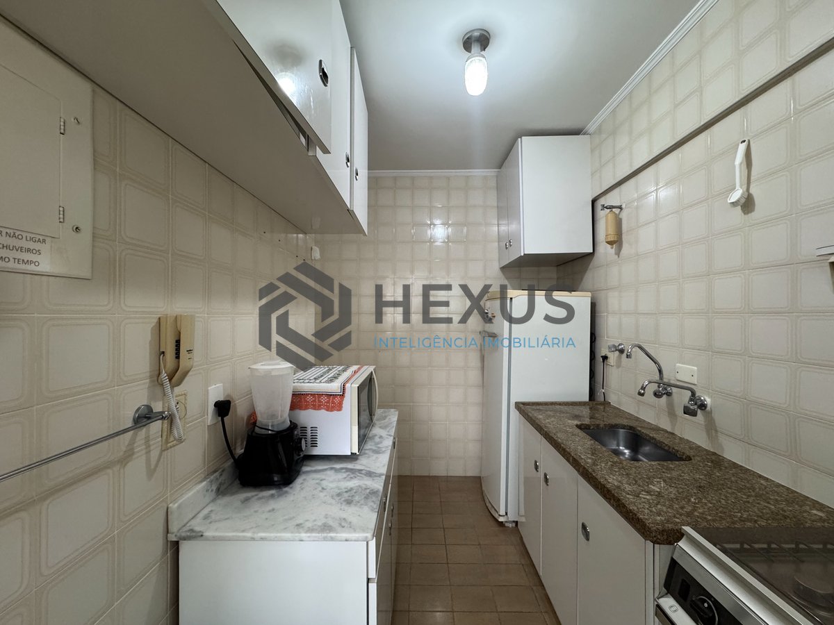 Foto 21 de Apartamento com varanda e vista mar a uma quadra da Praia das Pitangueiras, Guaruja