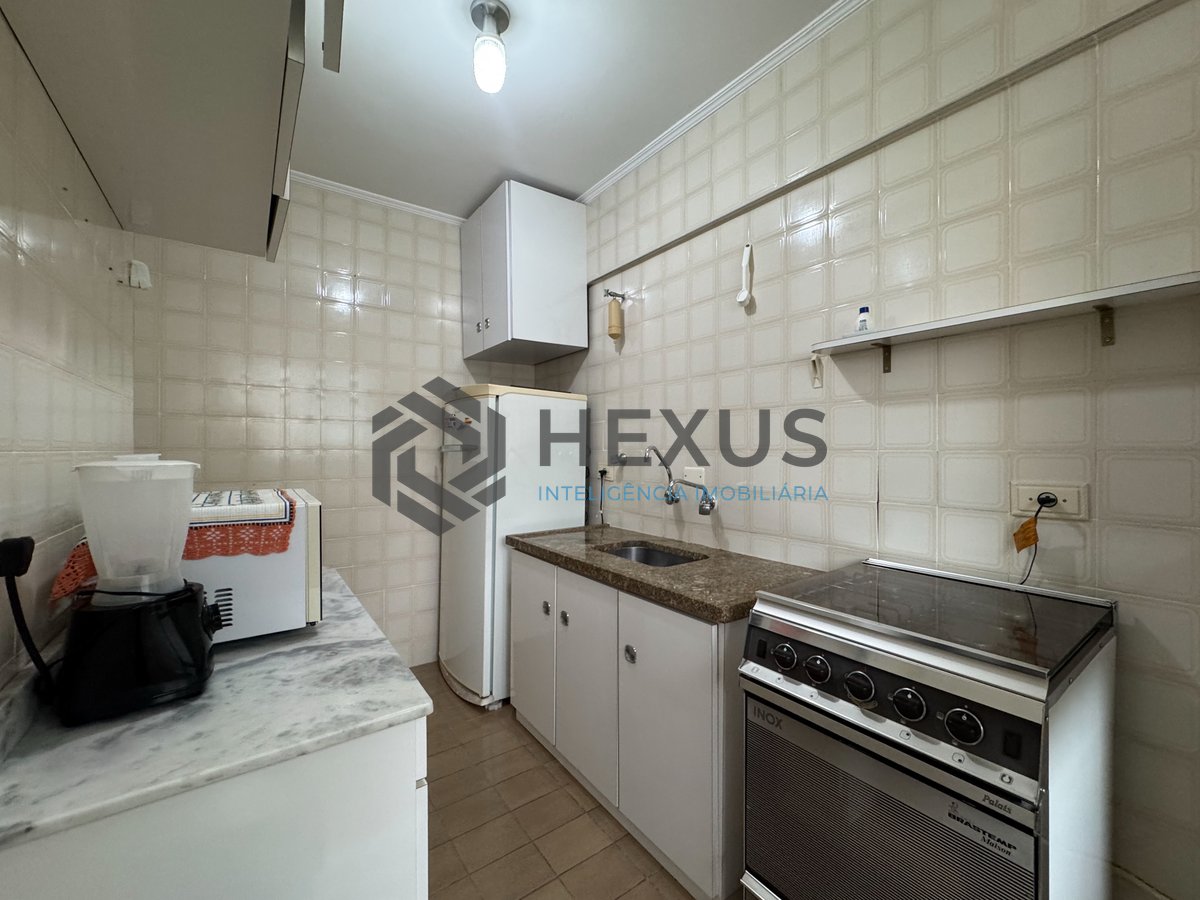 Foto 22 de Apartamento com varanda e vista mar a uma quadra da Praia das Pitangueiras, Guaruja