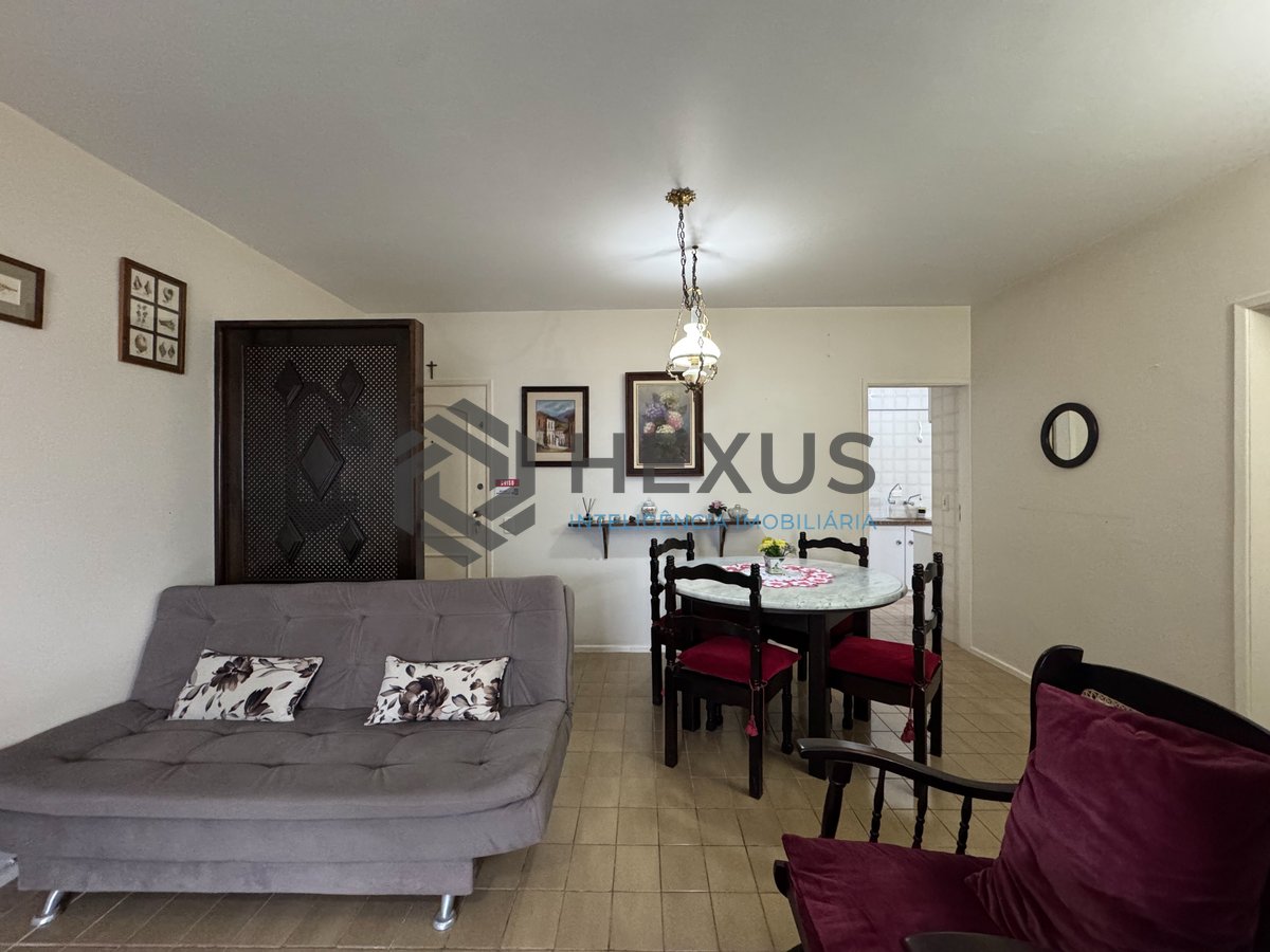 Foto 8 de Apartamento com varanda e vista mar a uma quadra da Praia das Pitangueiras, Guaruja