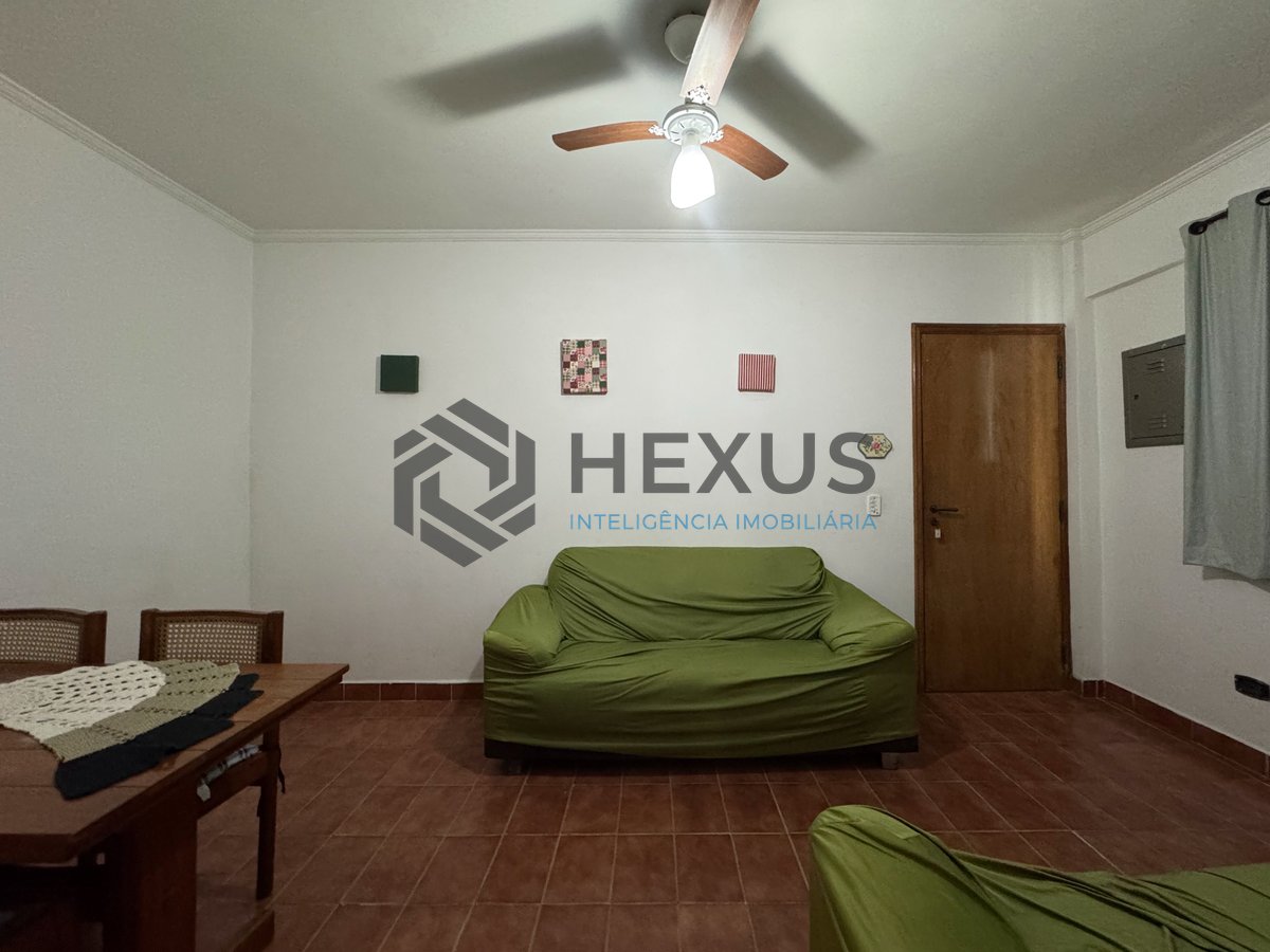Foto 3 de Apartamento mobiliado com despesas baixas a duas quadras da Praia das Pitangueiras, Guaruja