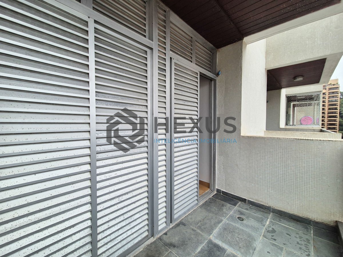 Foto 11 de Apartamento com varanda e lazer na Praia das Pitangueiras, Guaruja