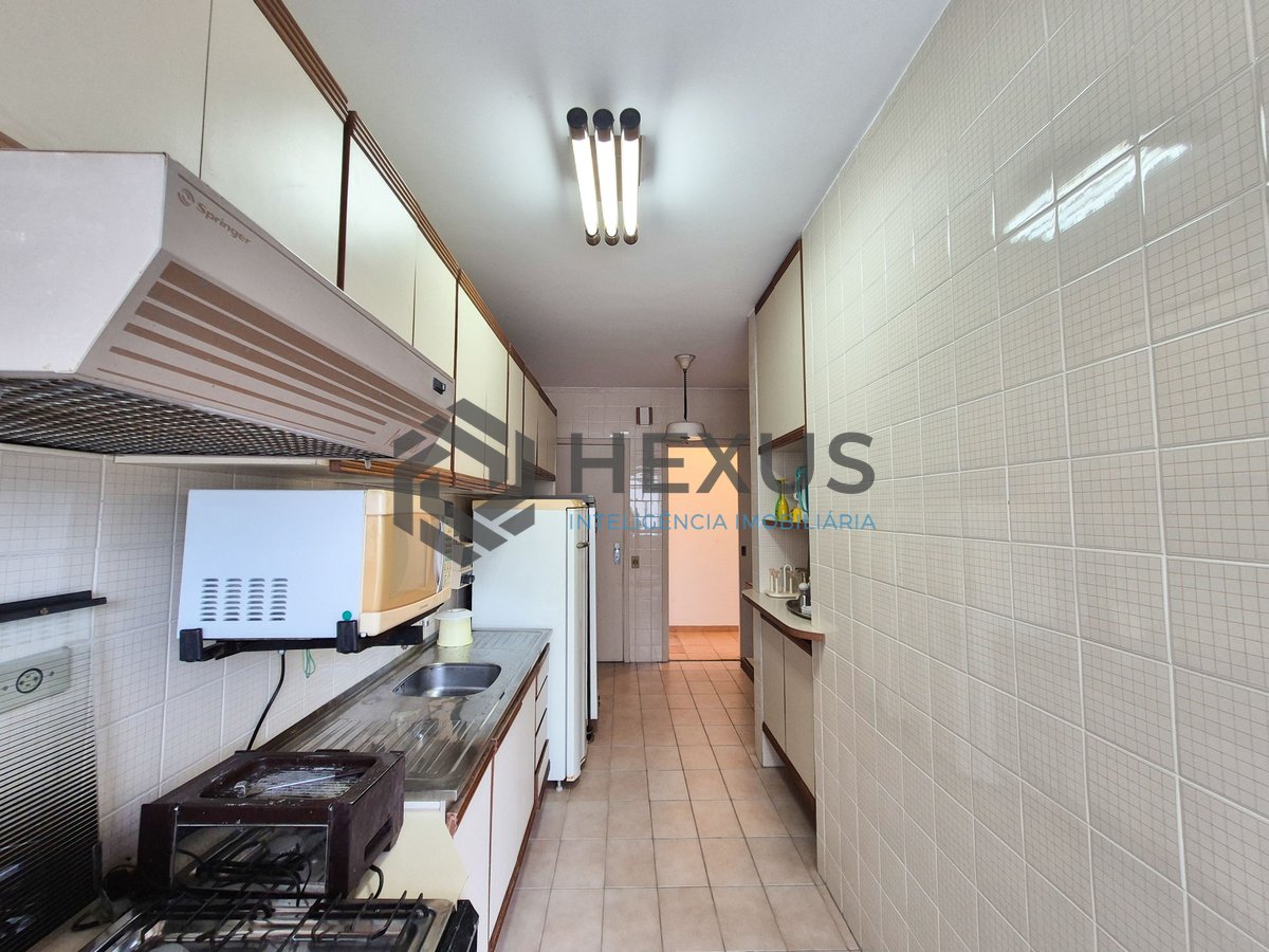 Foto 24 de Apartamento com varanda e lazer na Praia das Pitangueiras, Guaruja