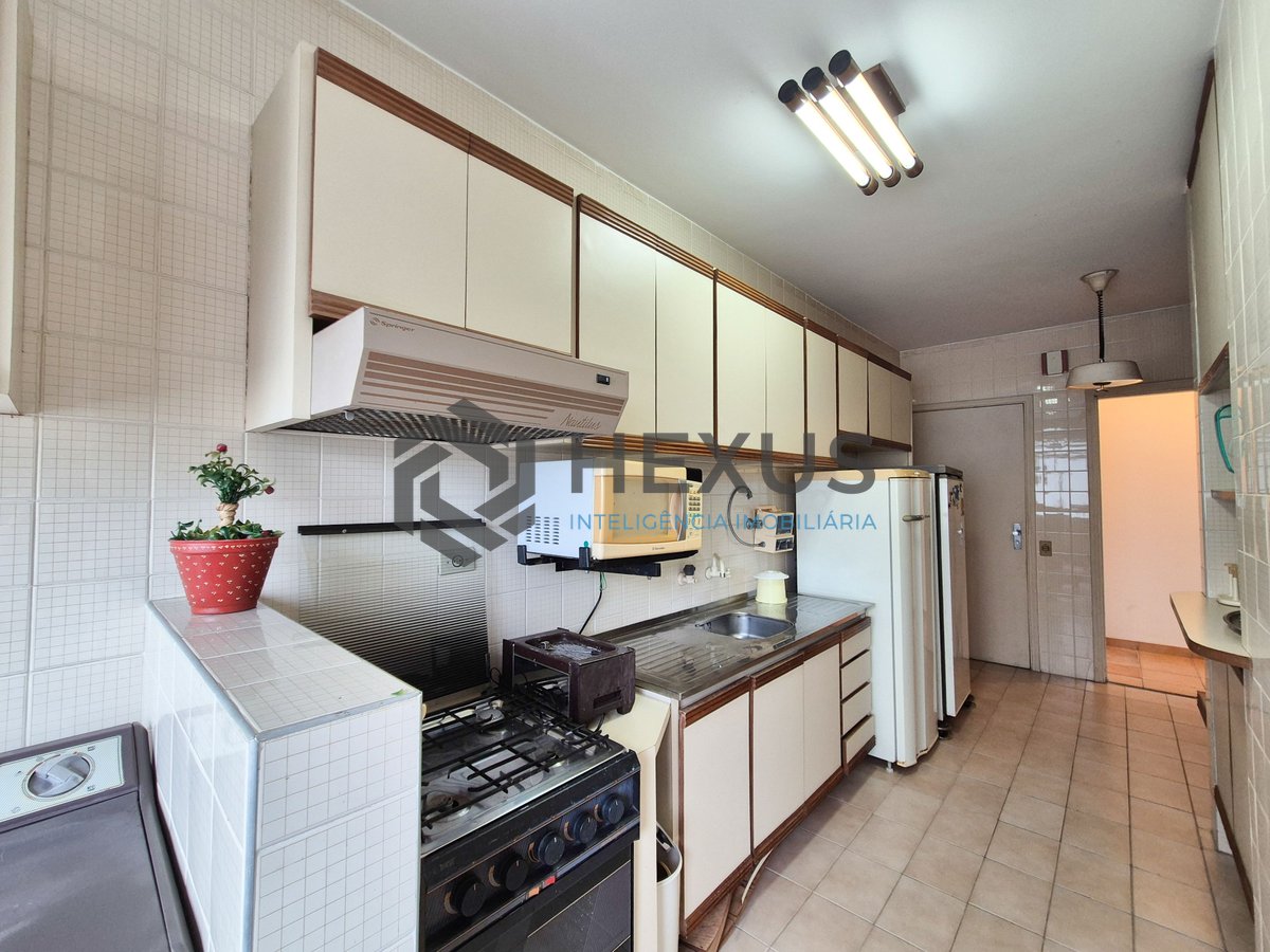 Foto 25 de Apartamento com varanda e lazer na Praia das Pitangueiras, Guaruja
