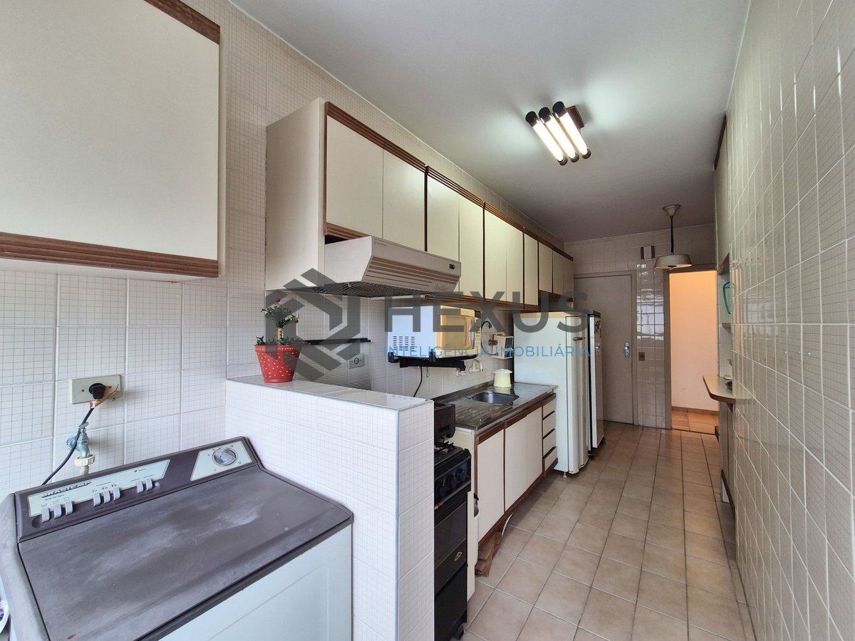 Foto 26 de Apartamento com varanda e lazer na Praia das Pitangueiras, Guaruja