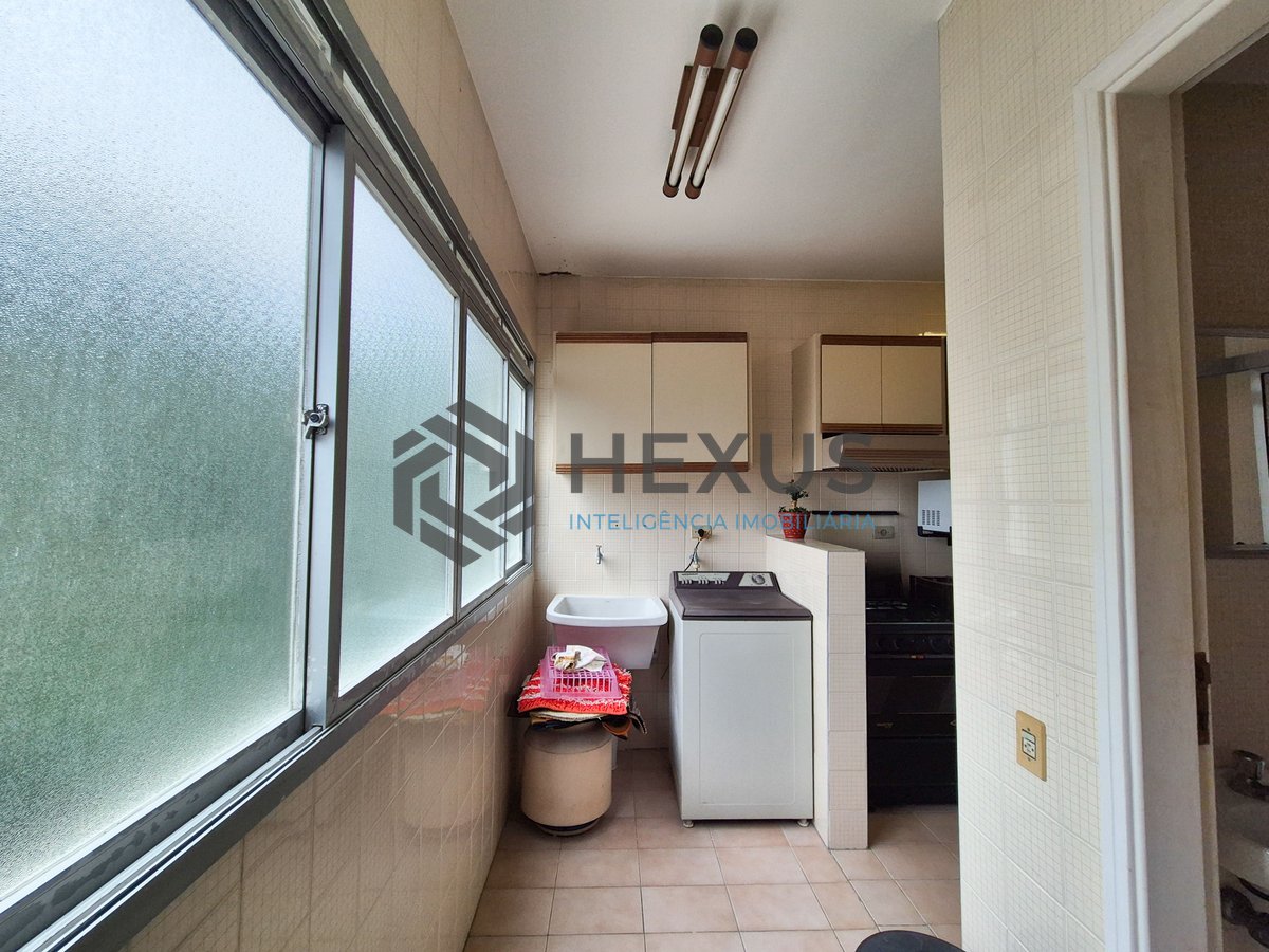 Foto 28 de Apartamento com varanda e lazer na Praia das Pitangueiras, Guaruja