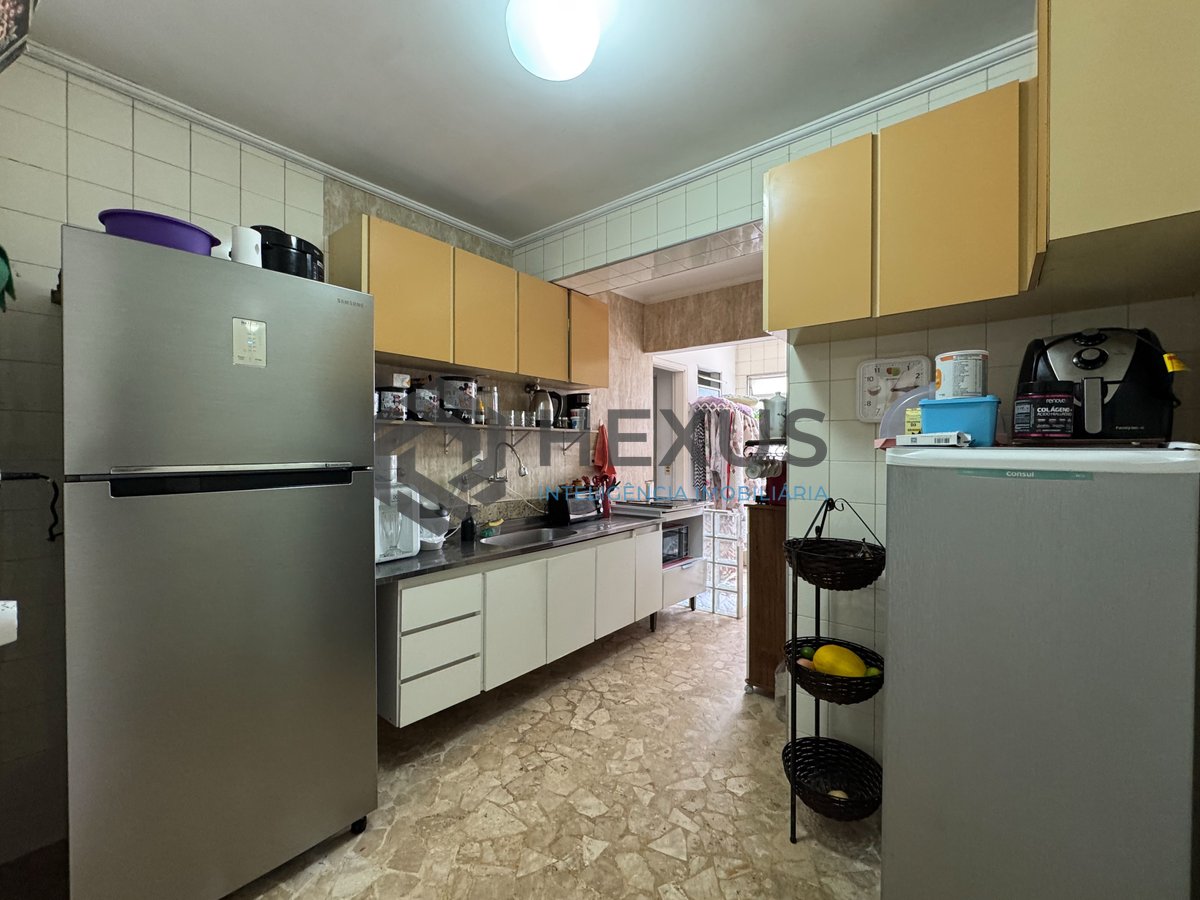 Foto 19 de Apartamento com varanda e vista mar na quadra mar da Praia das Pitangueiras, Guaruja